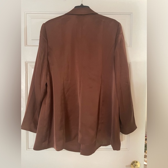Eloquii Oversized Satin Blazer - Picture 7 of 8
